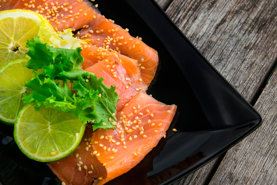 Salmón ahumado en lonchas detalle